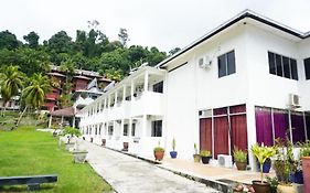 Analisa Beach Resort